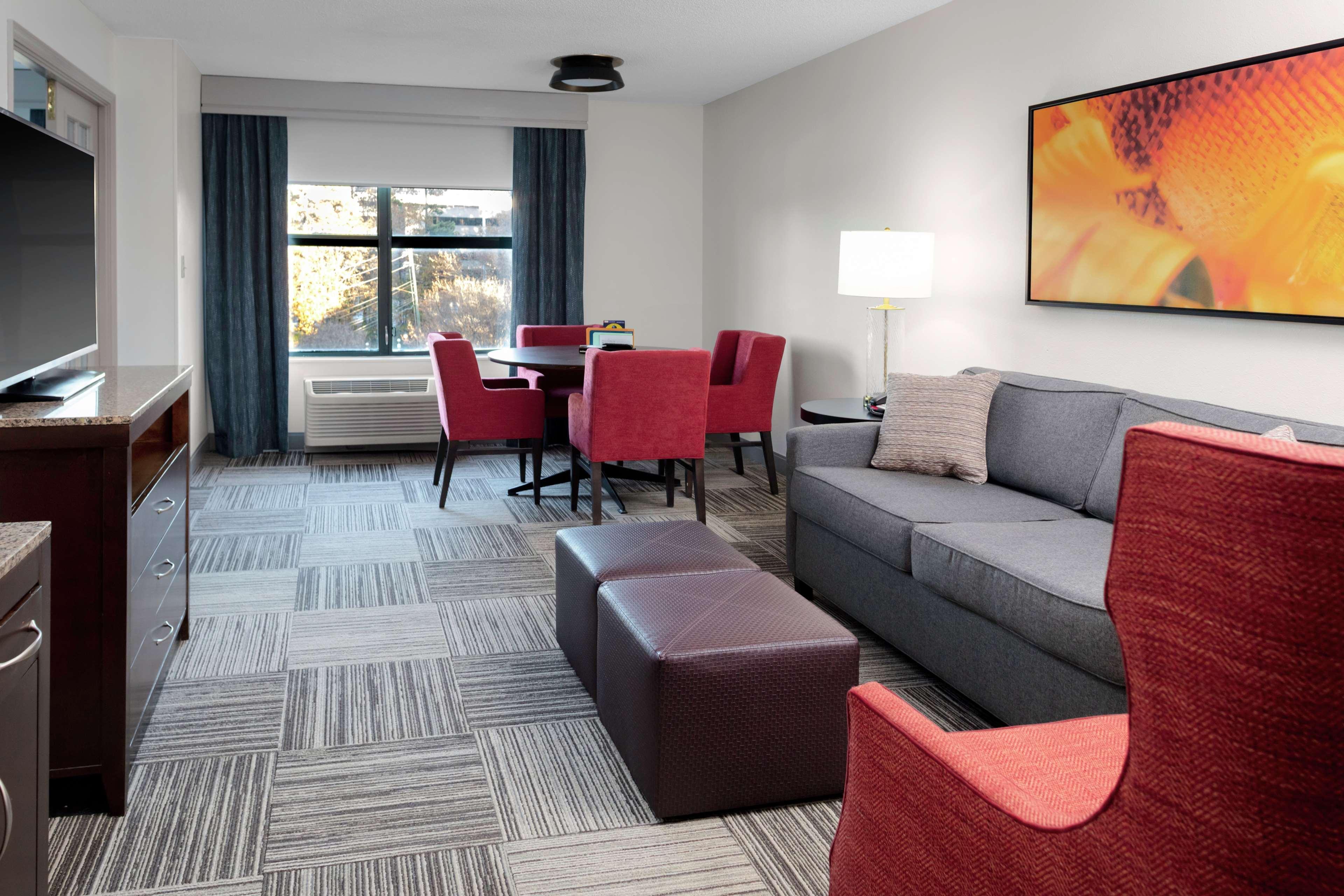 Hilton Garden Inn Atlanta Perimeter Center Дънууди Екстериор снимка