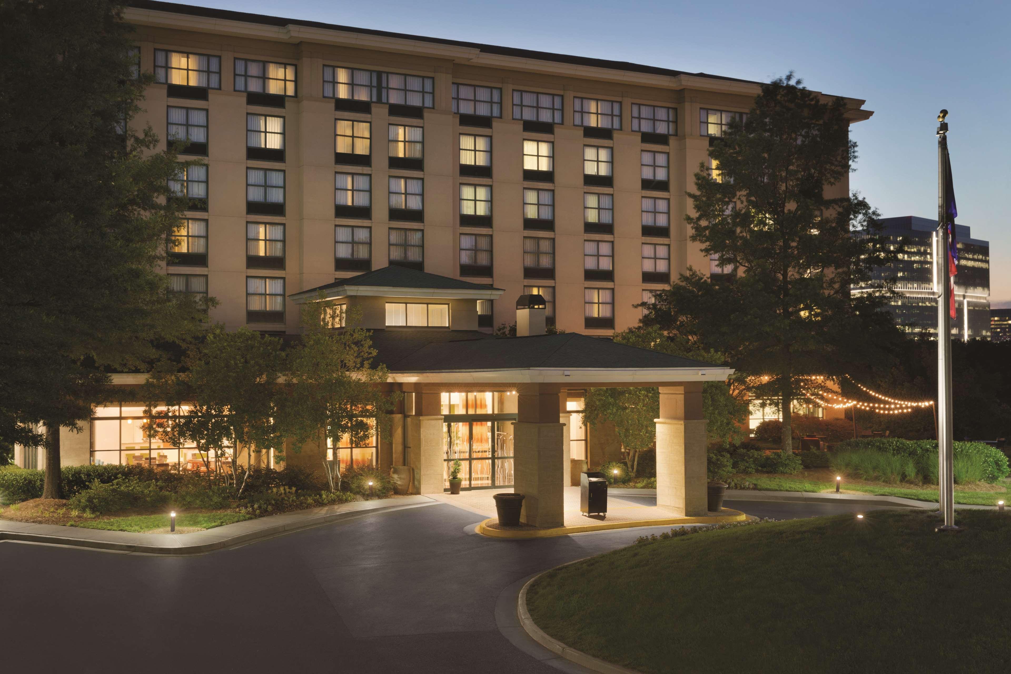 Hilton Garden Inn Atlanta Perimeter Center Дънууди Екстериор снимка
