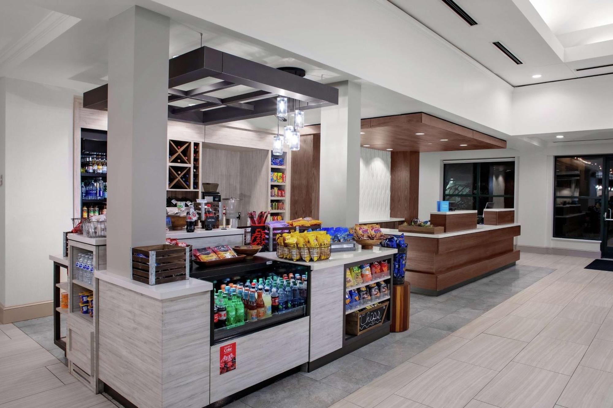 Hilton Garden Inn Atlanta Perimeter Center Дънууди Екстериор снимка