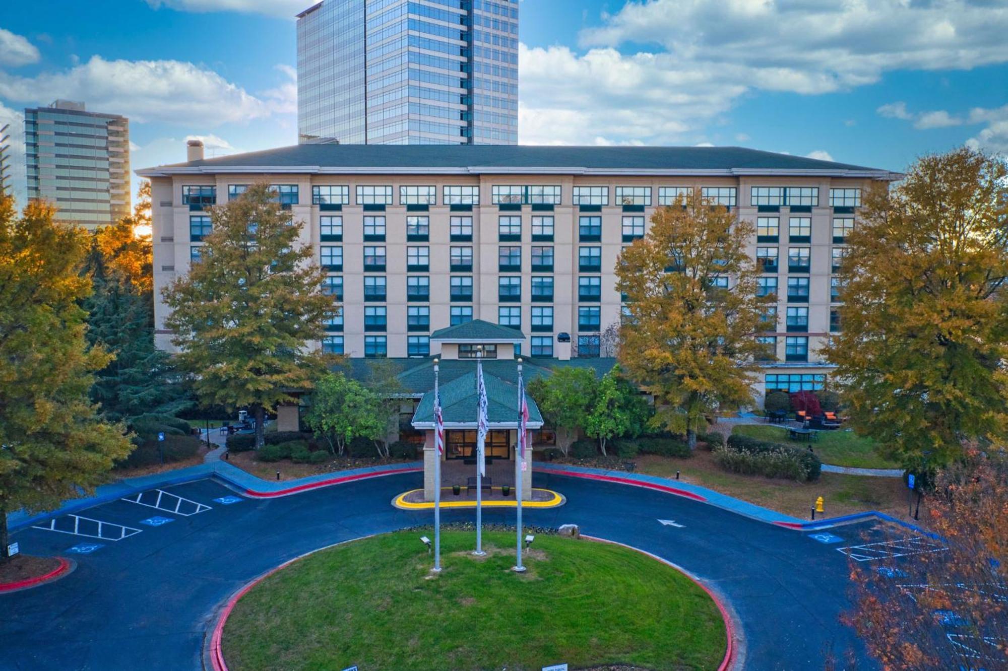 Hilton Garden Inn Atlanta Perimeter Center Дънууди Екстериор снимка
