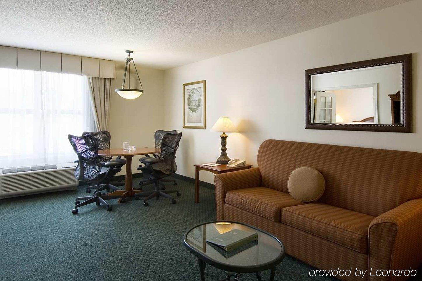 Hilton Garden Inn Atlanta Perimeter Center Дънууди Стая снимка