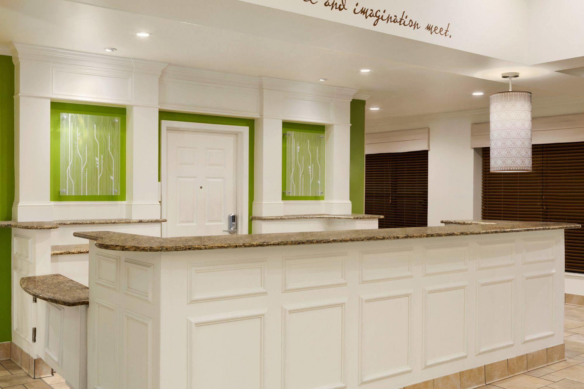 Hilton Garden Inn Atlanta Perimeter Center Дънууди Екстериор снимка