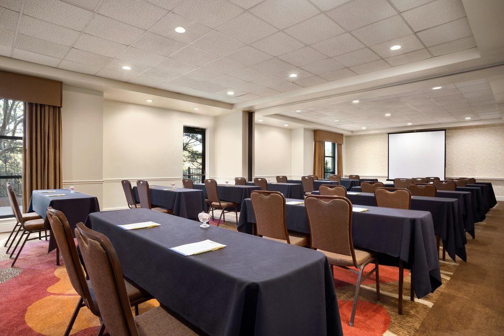 Hilton Garden Inn Atlanta Perimeter Center Дънууди Екстериор снимка